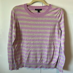 Banana Republic crew neck light weight sweater EUC medium